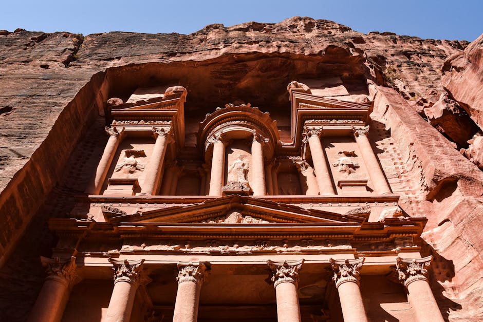 Cubrir Amán, Petra, Wadi Rum, el Mar Muerto y Aqaba con una sola eSIM: operadores, planes, consejos por destino y compatibilidad de dispositivos.