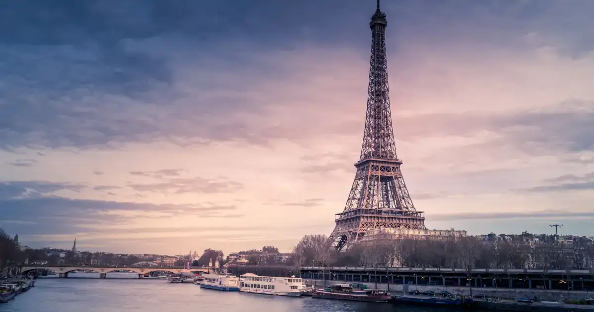 eSIM Francia 2026: guía completa para viajeros colombianos
